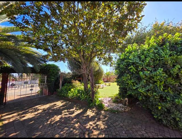3 BEDROOM HOUSE FOR SALE IN GREENHILLS